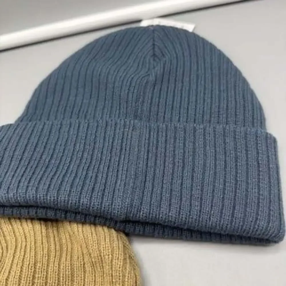2 Moon‎ Kitty Womens  Beanies Leather Mountain Logo Outdoor Cold Weather Gear